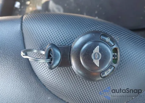 2010 Mini Cooper Clubman z USA, uszkodzony, nr VIN WMWML3C56ATX37508